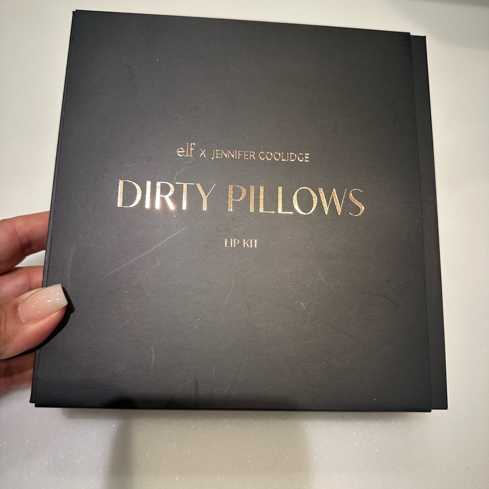 ELF Dirty Pillow Lip Kit - Picture 4 of 4